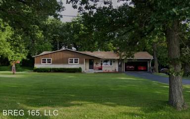 Main picture of 6901 104th St