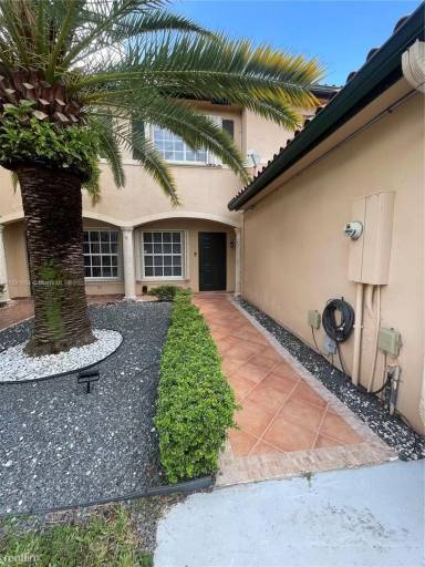 Main picture of 15241 SW 37th Ter
