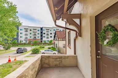Main picture of 206 Hammond Ave