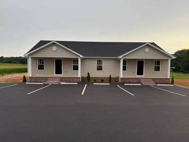 Main picture of 102 Wells Dr