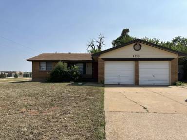 Main picture of 2732 SE 47th St