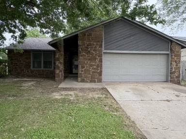 Main picture of 1800 N 21st St
