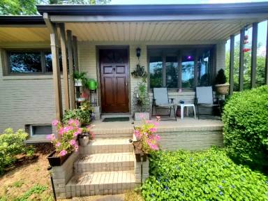 Main picture of 8688 Lees Ridge Rd