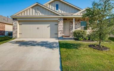 Main picture of 340 Falling Star Dr