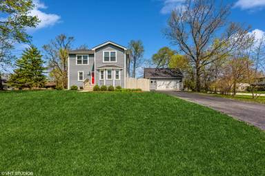 Main picture of 4112 Lake Park Ave