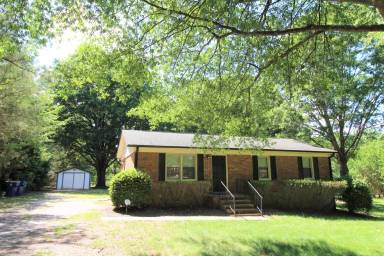 Main picture of 617 Charles Franklin St