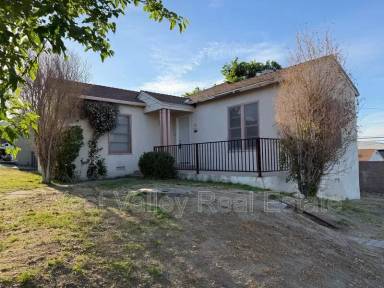Main picture of 700 Philippine St