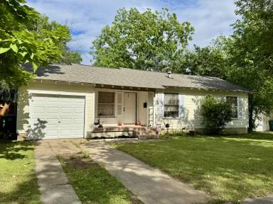 Main picture of 2713 Halbert St