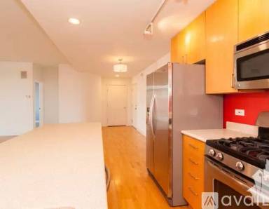 Main picture of 680 N Green St