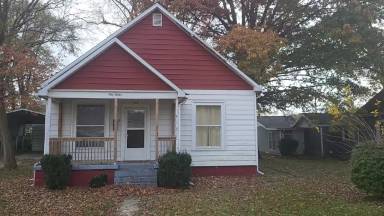 Main picture of 112 W 4th St
