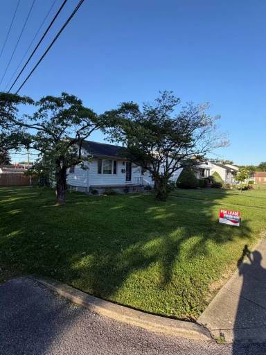 Main picture of 3200 Edgewood Dr