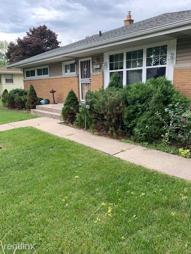 Main picture of 4711 N 89th St
