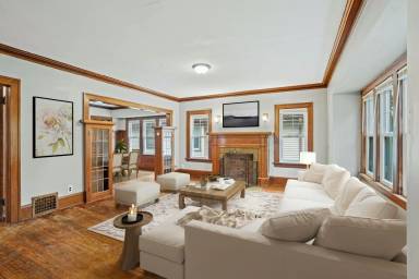 Main picture of 3038 N Maryland Ave