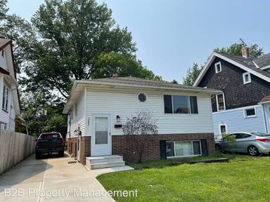 Main picture of 3686 W 130th St