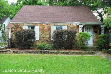 Main picture of 212 Goshen Ave