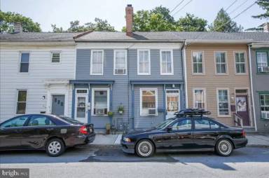 Main picture of 305 N Market St