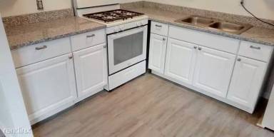Main picture of 637 S Crysler Ave