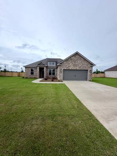 Main picture of 204 Farmland Cir