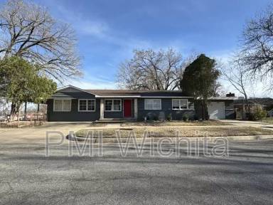 Main picture of 2528 S Hiram Ave