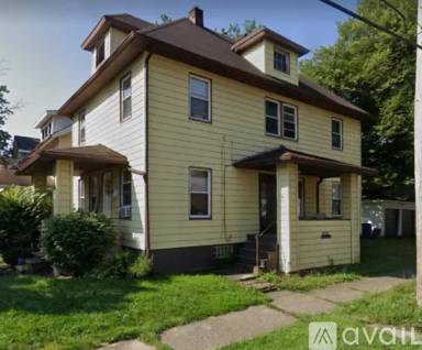 Main picture of 3210 W 112th St