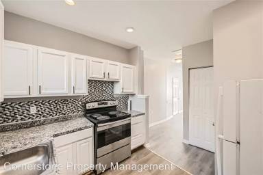 Main picture of 1100 Clendenin St