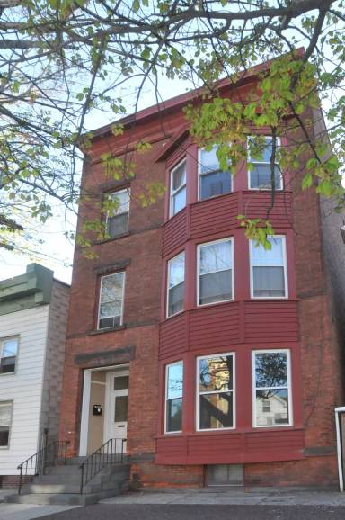 Main picture of 435 3rd Street