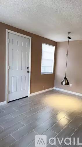 Main picture of 611 Dogwood Ct