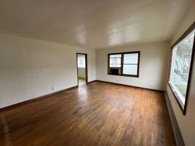 Main picture of 1456 SE Pine St