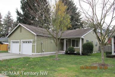 Main picture of 523 N Oak St