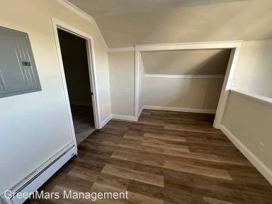 Main picture of 756 Middle St