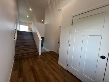 Main picture of 1612 6th Ave NE