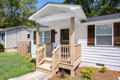 Main picture of 221 Turner St