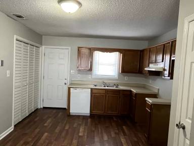 Main picture of 553 Corbin St