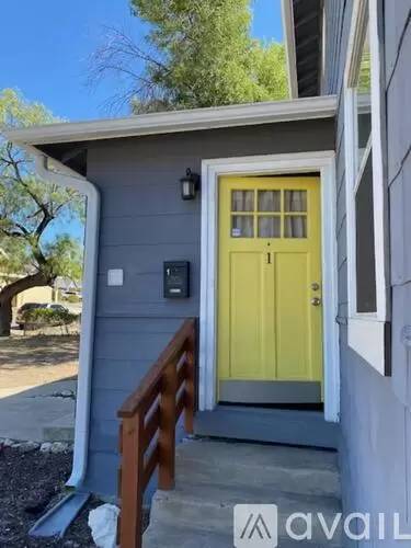 Main picture of 946 W Magnolia Ave