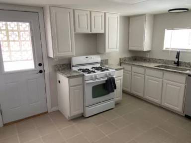Main picture of 486 N Gramercy Ave