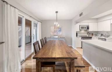 Main picture of 2210 Vista Cir