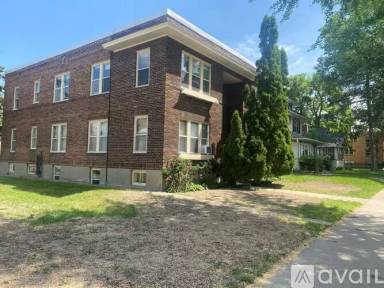 Main picture of 1917 Grand Ave