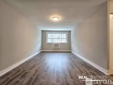 Main picture of 530 W Surf St