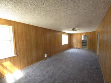 Main picture of 201 River St