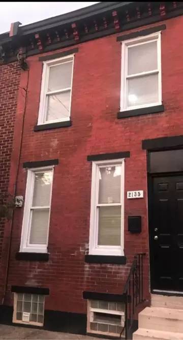 Main picture of 2135 E Huntingdon St