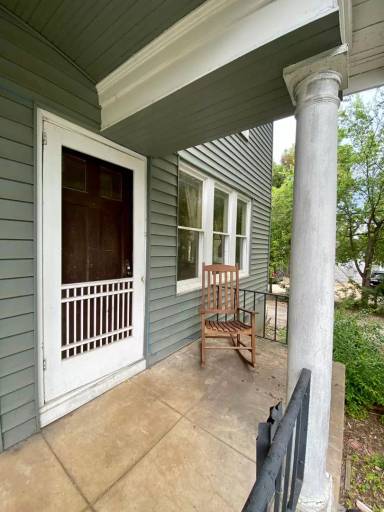 Main picture of 1103 W 22nd St