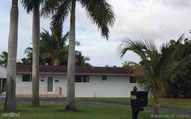 Main picture of 10245 SW 68th St