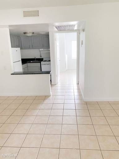 Main picture of 7001 Aloma Ave