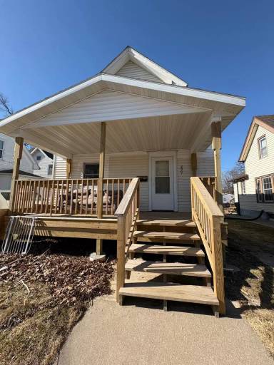 Main picture of 209 16th St NE