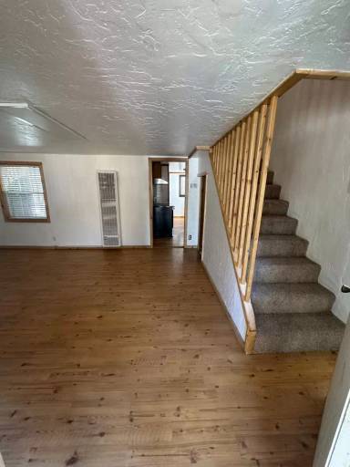 Main picture of 3740 Birch Ave