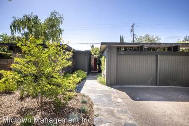 Main picture of 290 Parkside Dr