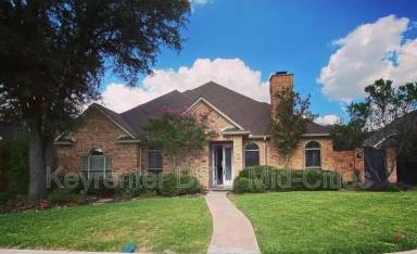 Main picture of 600 Brushwood Dr