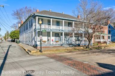 Main picture of 362 Main St