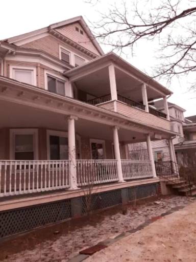 Main picture of 390 Sumner Ave