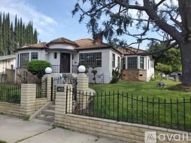 Main picture of 3400 Division St